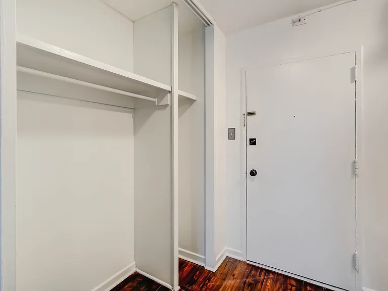 240 M St SW #E613 — Photo 8