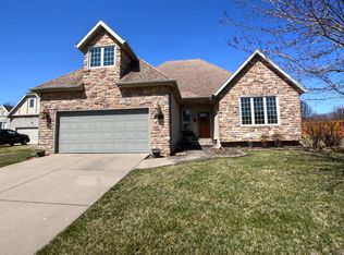 941 S Carriage Ave, Springfield, MO 65809