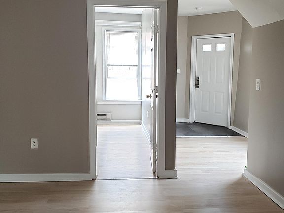 4th image of 2067 W Stella St #A