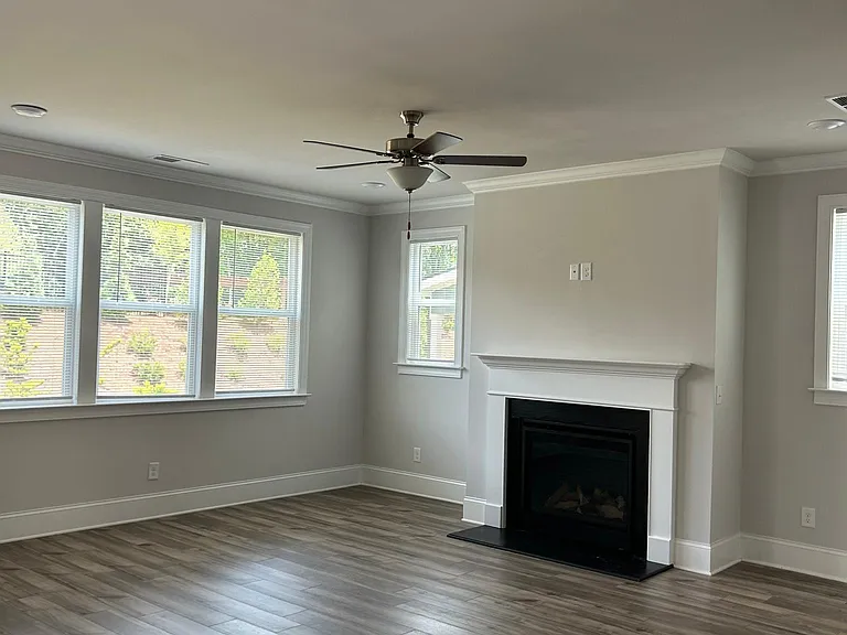 123 Vivian Ln — Photo 17