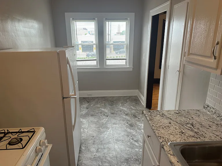 Highland Manor Apartments — Photo 15
