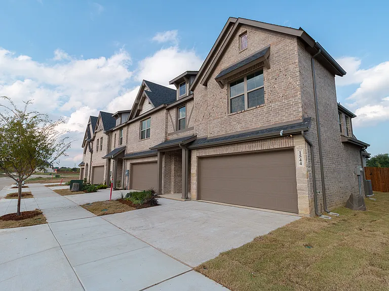1544 Homeplace Cir — Photo 2