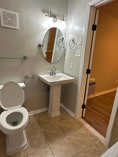 Studio, 3363 sqft, $900 — Photo 4
