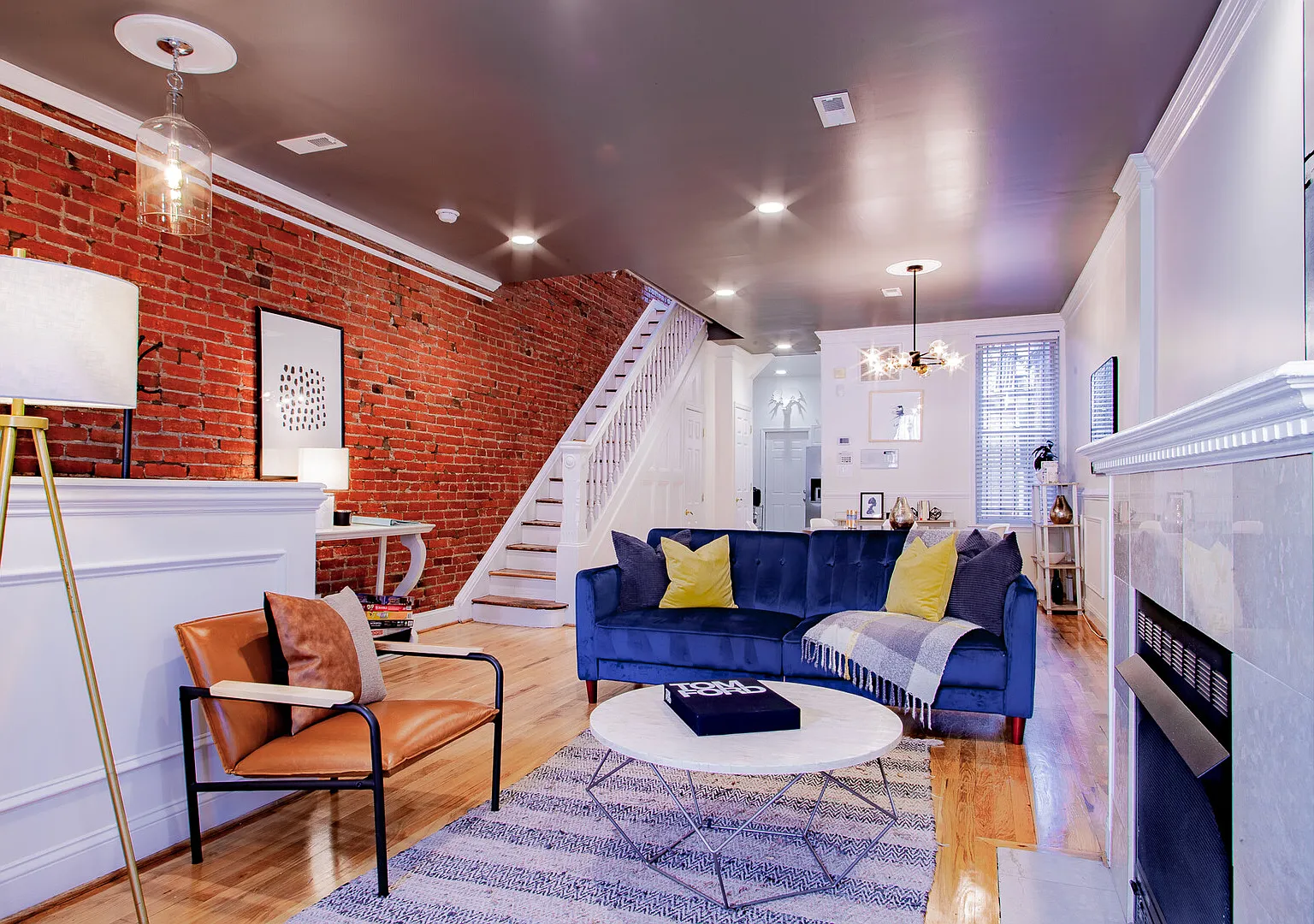 Large Modern Townhouse Near U St., Monuments, & Convention Center — Photo 1