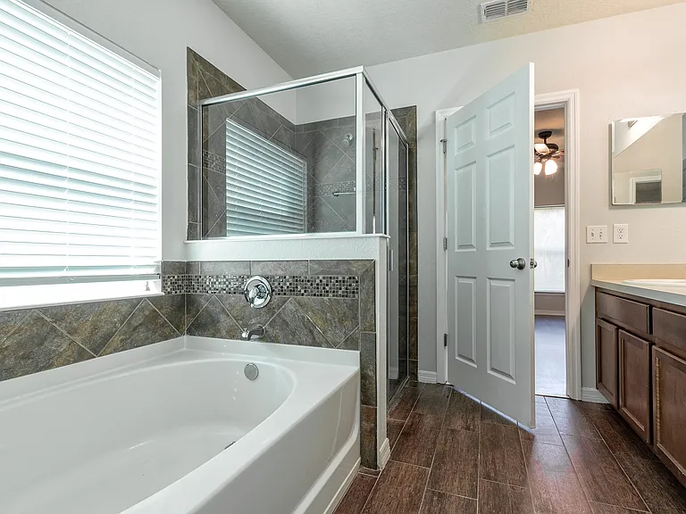 1210 Bassano Way — Photo 20