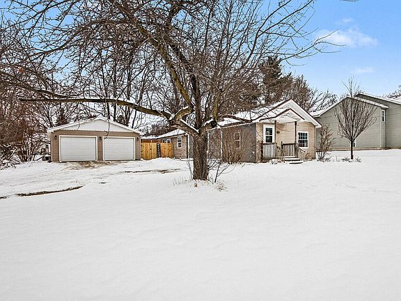 3rd image of 1415 Four Mile Rd NE