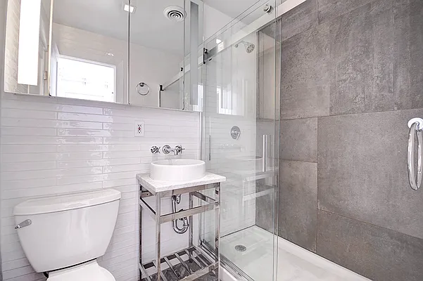 Rented by Urbane Brokerage | media 19