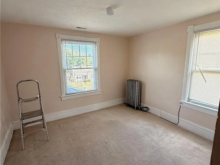 203 Easton Rd — Photo 3