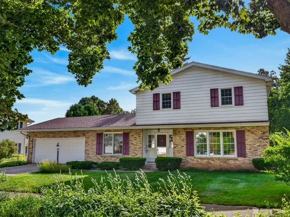 5 Parklawn Pl, Madison, WI 53705