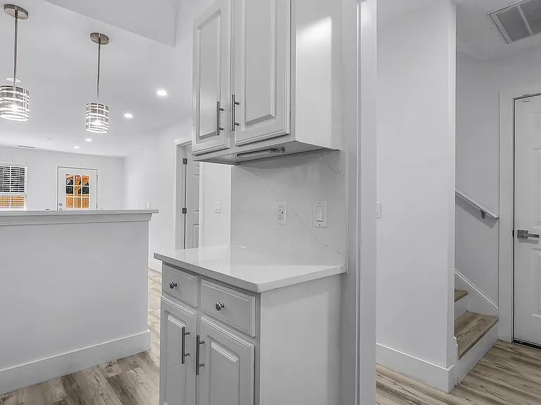 11903 Apache Ave #3 — Photo 6
