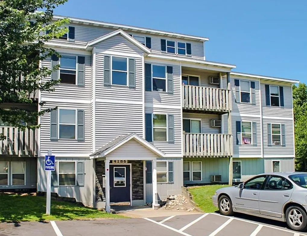 York Creek Apartments — Photo 2