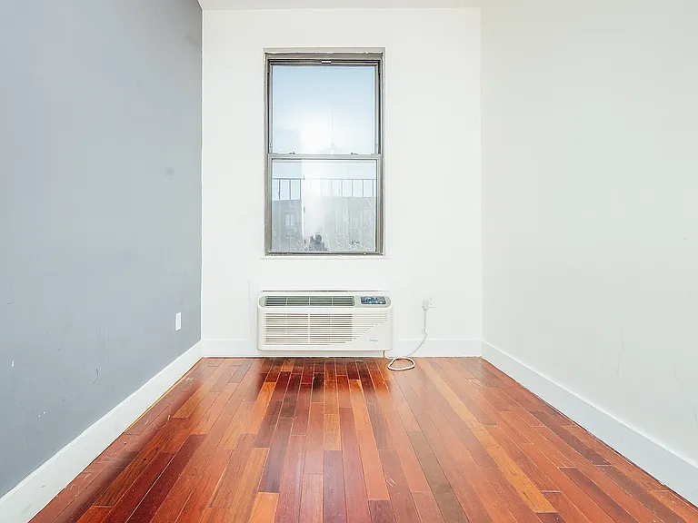 1434 De Kalb Ave #3L — Photo 5