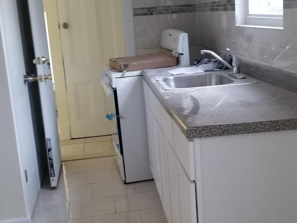 2nd image of 39 S Bleeker St APT 1