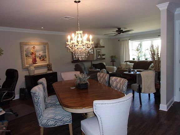 5th image of 447 Cheshire Court #A