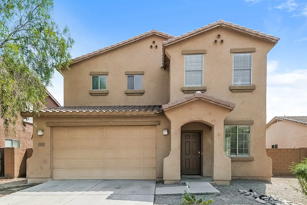5 bed, 3.0 bath, 2827 sqft, $2,785 — Photo 1