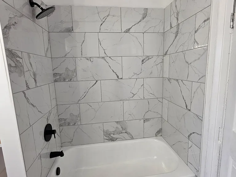 209 E Martin St #B — Photo 17