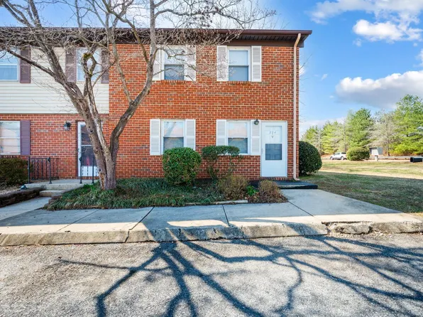 224 Fountain Dr, Lynchburg, VA 24501