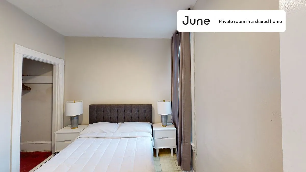 Full bedroom in 4 bed/1 bath home in Allston #1421 C — Photo 1
