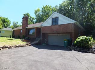 2348 Rockside Rd, Seven Hills, OH 44131