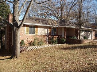 921 S Mission Cir, Springfield, MO 65809