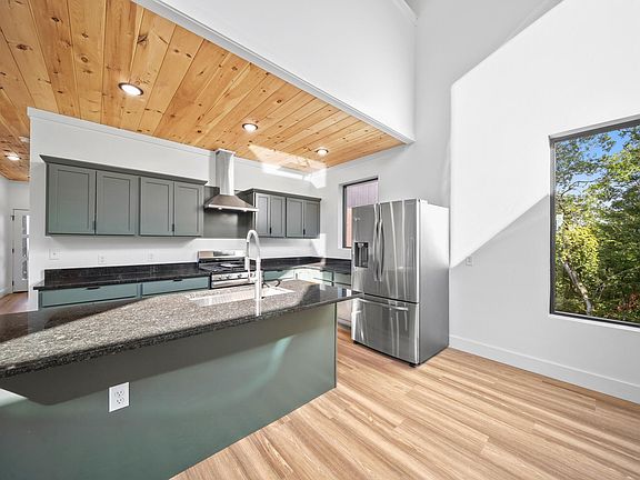 3rd image of 414 Compass Point Way