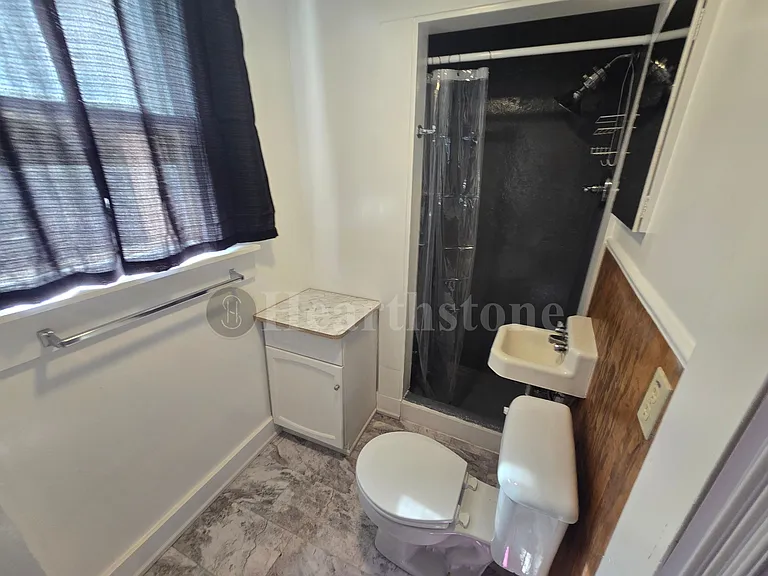 316 N Walnut St — Photo 12