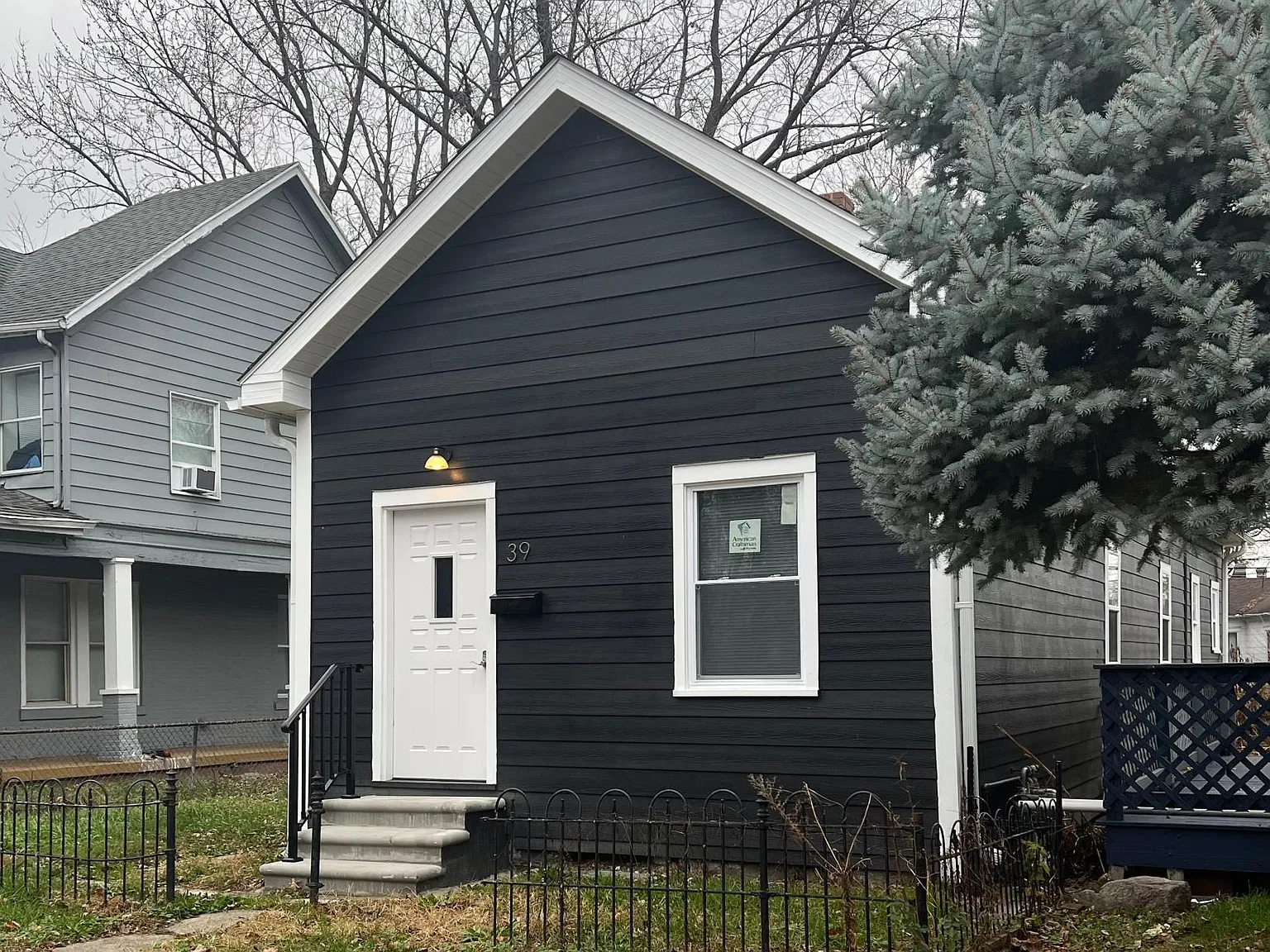 3 bed, 1004 sqft, $1,900 — Photo 2