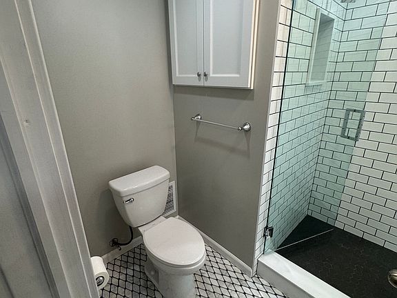 4th image of 51 Bremen St #2