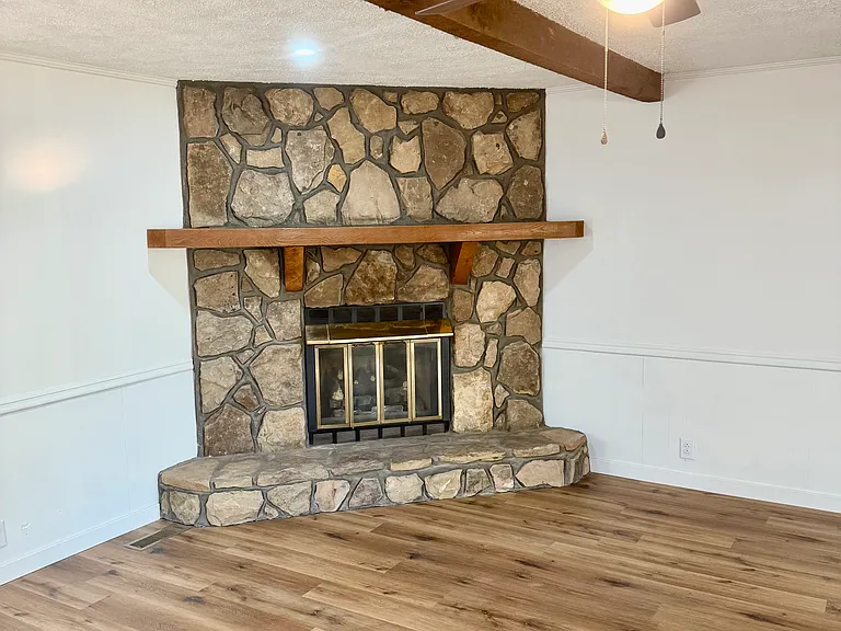 1404 Green Meadow Rd — Photo 9