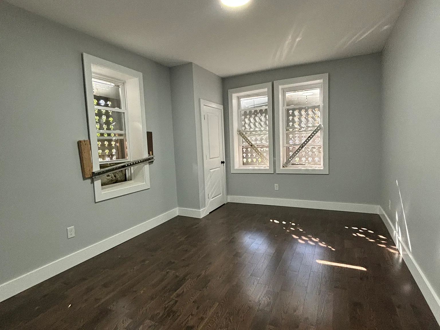 3 bed, 1000 sqft, $2,095 — Photo 3