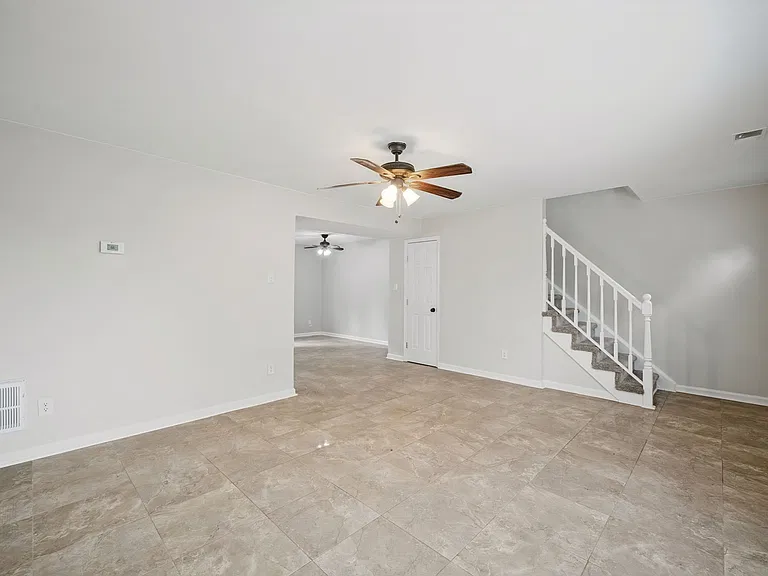 1216 Green Cedar Ln — Photo 6