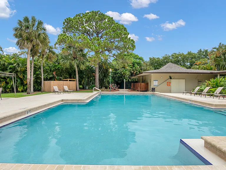 7705 Forest Green Ln — Photo 27