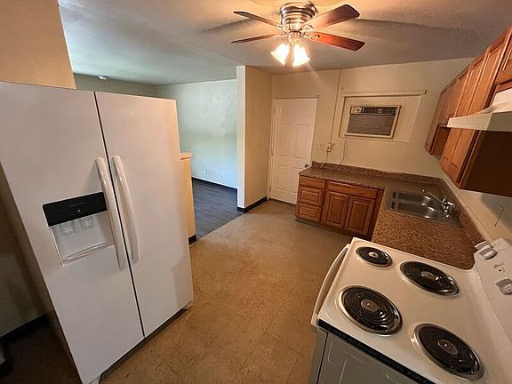 3rd image of 413 N Hawthorne St #A
