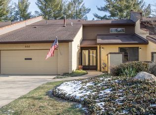 666 Hampton Ridge Dr, Akron, OH 44313