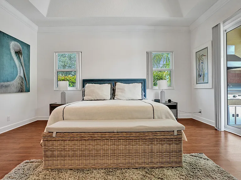 15910 Lindbergh Ln — Photo 26