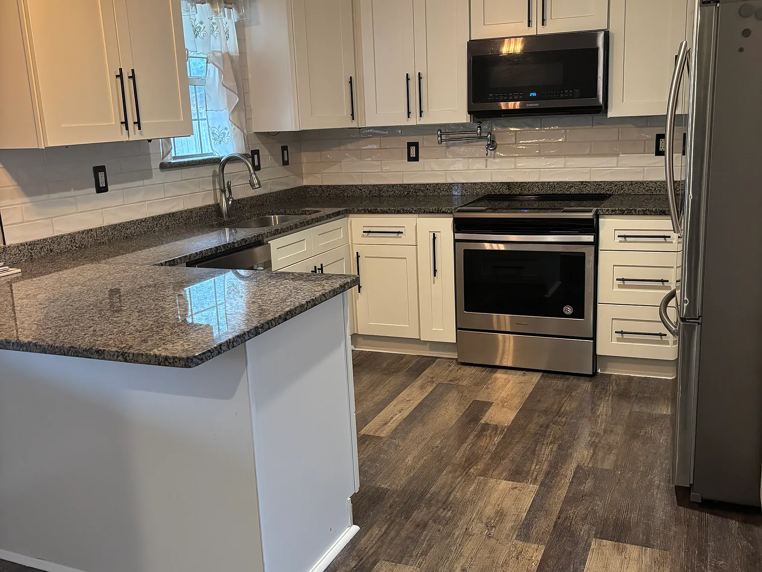 3 bed, 1280 sqft, $1,800 — Photo 3