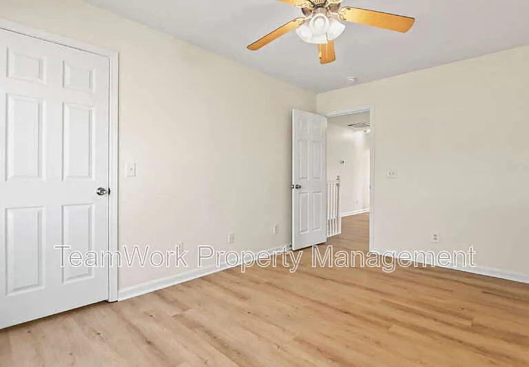 131 Boone St — Photo 18