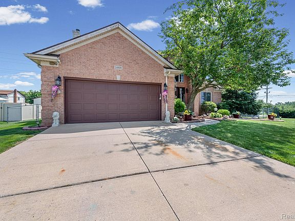 3rd image of 24909 Foxmoor Blvd