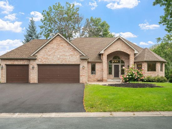 6724 Clearwater Creek Dr, Lino Lakes, MN 55038