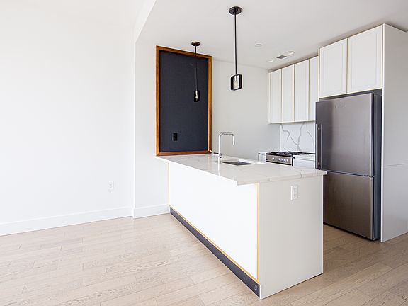 4th image of 629 4th Ave #445