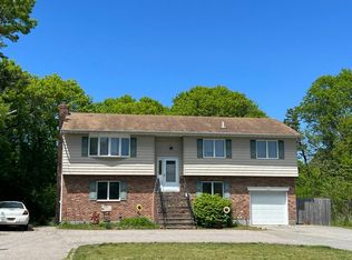 129 W Woodside Ave, Patchogue, NY 11772