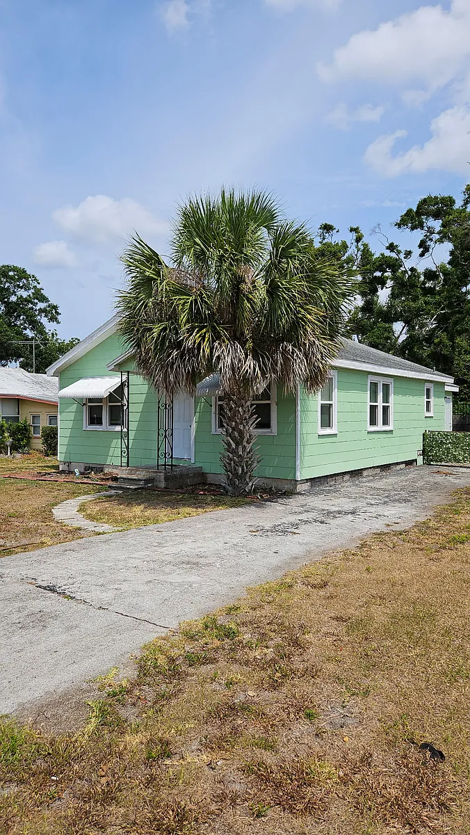 Building Photo - 3825 49th Ave N