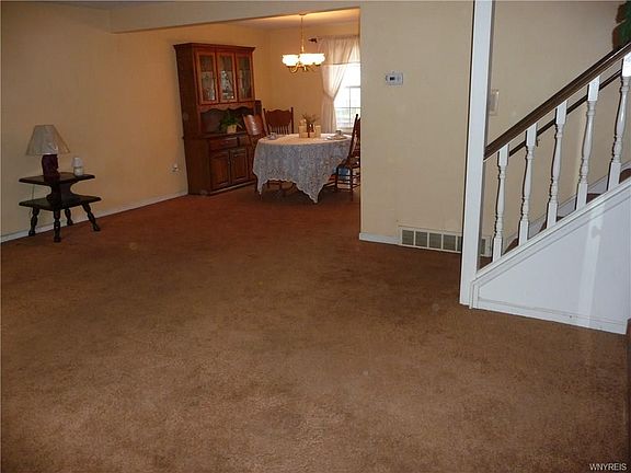 5th image of 81 Kathy Ln