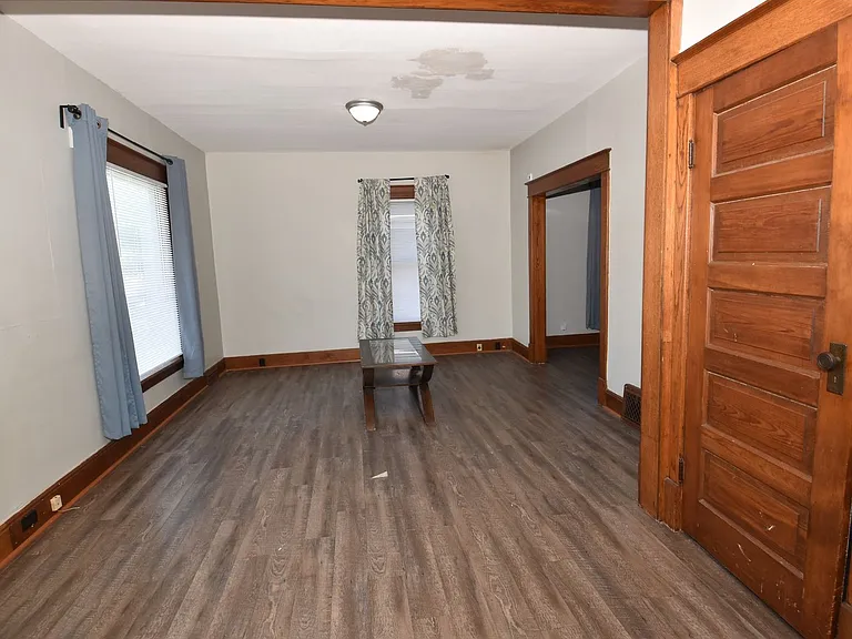 116 N Notre Dame Ave — Photo 4