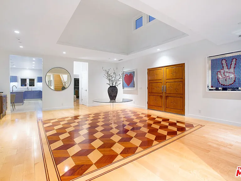 1655 N Crescent Heights Blvd — Photo 17