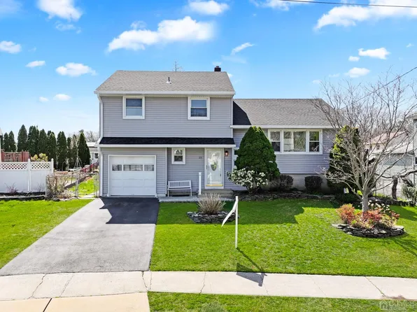 25 Mercer Rd, Old Bridge, NJ 08857