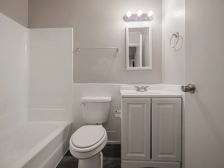 1703 W Mountain View Rd — Photo 26