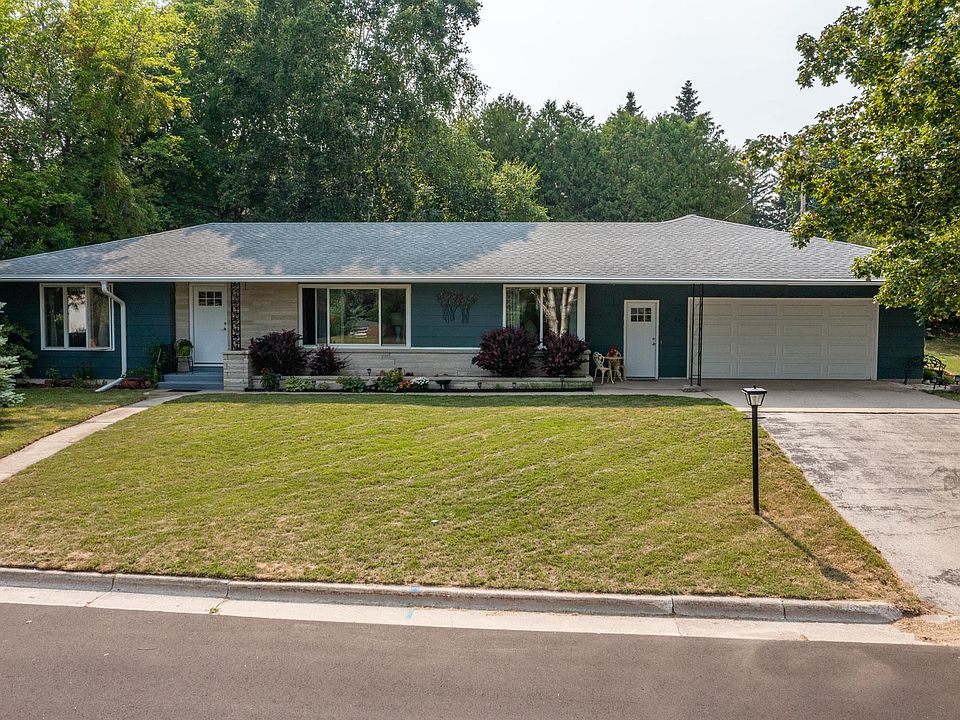 223 N Elgin Ave, Sturgeon Bay, WI 54235 Zillow