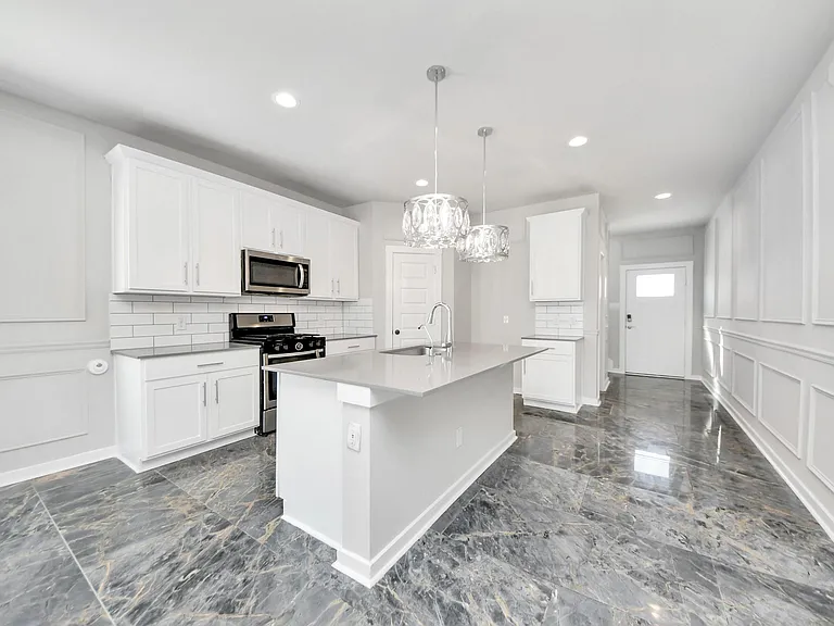 7515 Rivercane Shore Ln — Photo 4