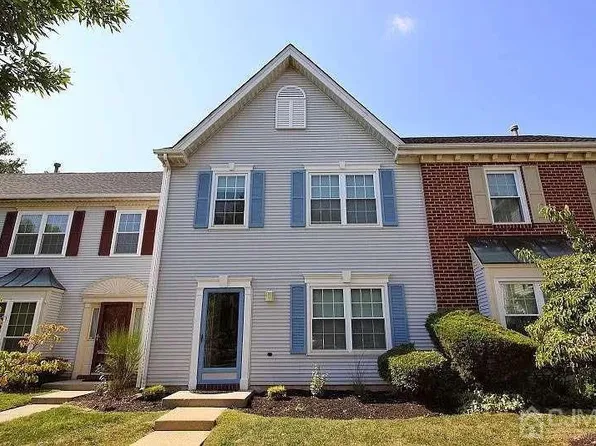 72 Clay St, North Brunswick, NJ 08902